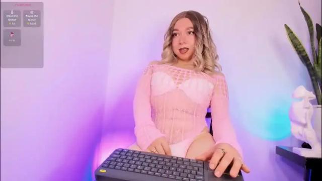 Image 3 of victoria_qq Stream on Chaturbate on 25 days ago