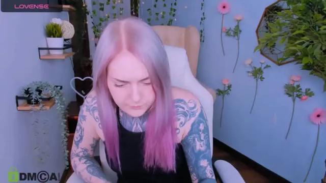 Image 2 of victoria_raccoon Stream on Chaturbate on 14 months ago
