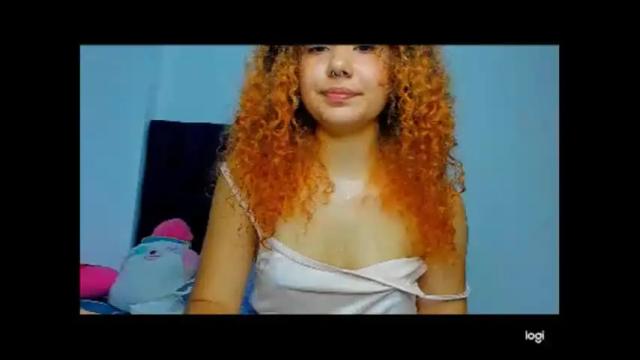 Image 3 of victoria_red01 Stream on Chaturbate on 19 months ago