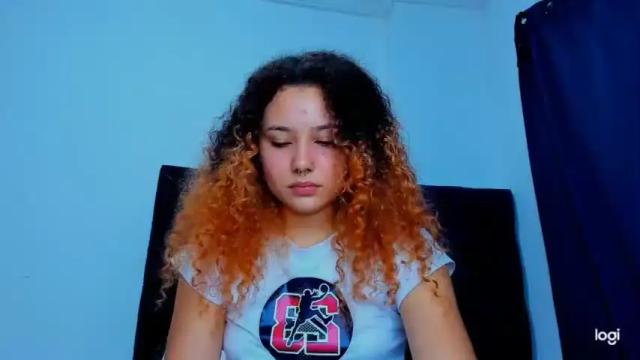 Image 11 of victoria_red01 Stream on Chaturbate on 18 months ago