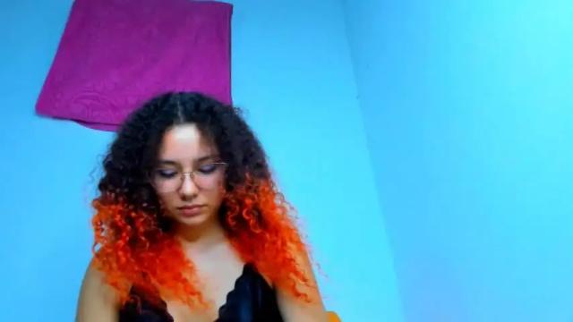 Image 12 of victoria_red01 Stream on Chaturbate on 19 months ago