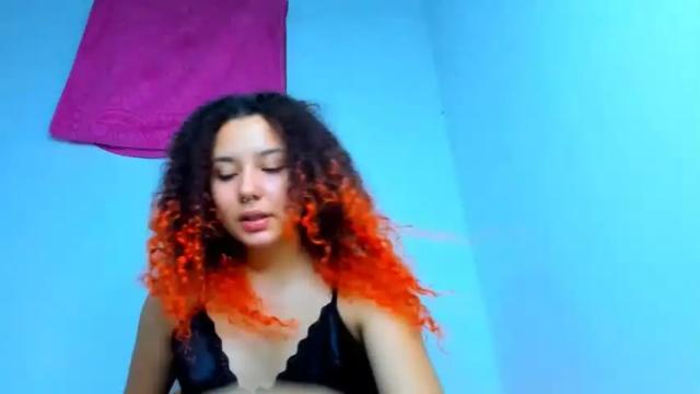 Image 3 of victoria_red01 Stream on Chaturbate on 19 months ago