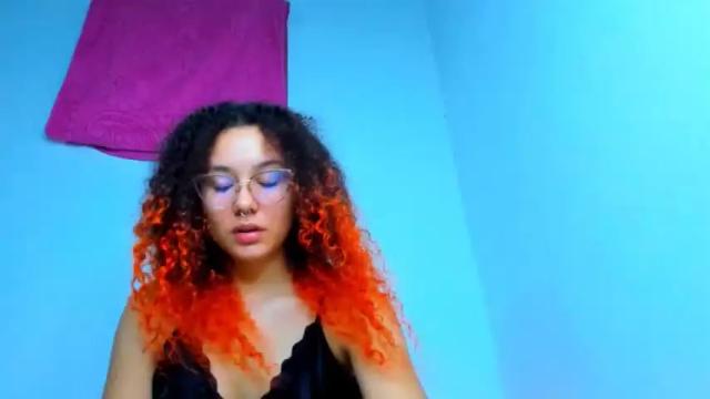 Image 7 of victoria_red01 Stream on Chaturbate on 19 months ago