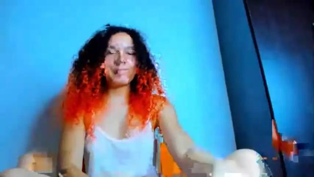 Image 2 of victoria_red01 Stream on Chaturbate on 19 months ago