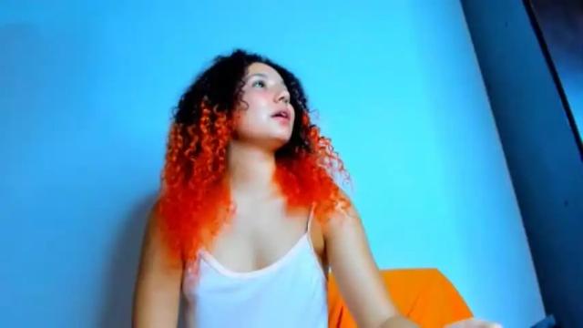Image 6 of victoria_red01 Stream on Chaturbate on 19 months ago