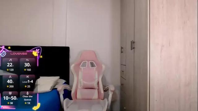 Image 3 of victoria_smile_ Stream on Chaturbate on 1 month ago