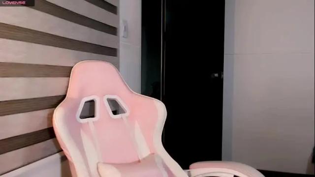 Image 10 of victoria_smile_ Stream on Chaturbate on 1 month ago