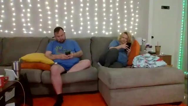 Image 10 of victoriaandjesse Stream on Chaturbate on 1 month ago