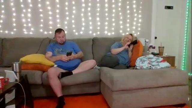 Image 12 of victoriaandjesse Stream on Chaturbate on 1 month ago