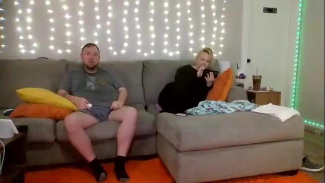 Image 2 of victoriaandjesse Stream on Chaturbate on 1 month ago