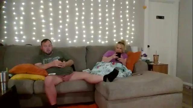 Image 12 of victoriaandjesse Stream on Chaturbate on 1 month ago