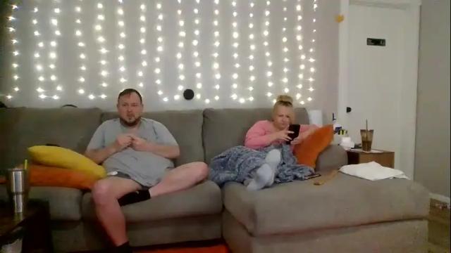 Image 12 of victoriaandjesse Stream on Chaturbate on 1 month ago