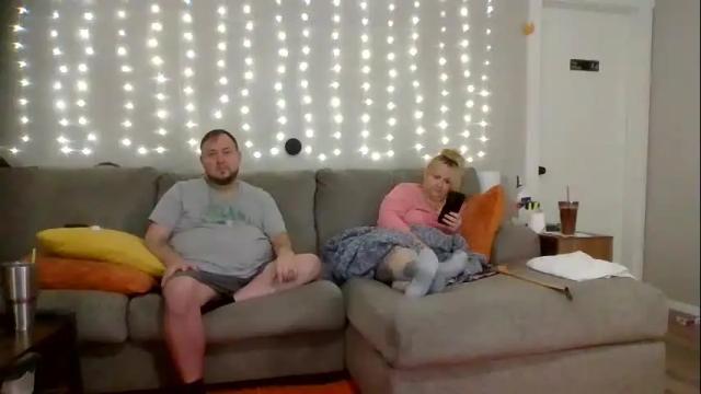Image 2 of victoriaandjesse Stream on Chaturbate on 1 month ago