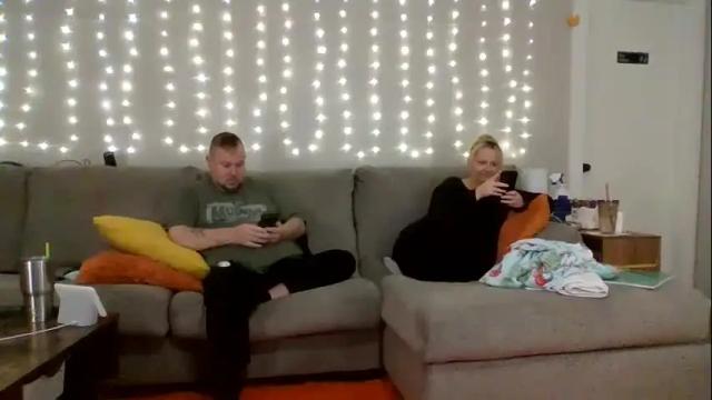 Image 2 of victoriaandjesse Stream on Chaturbate on 1 month ago