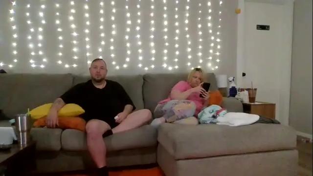Image 12 of victoriaandjesse Stream on Chaturbate on 1 month ago