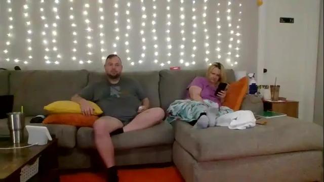 Image 3 of victoriaandjesse Stream on Chaturbate on 1 month ago