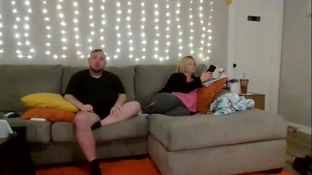 Image 11 of victoriaandjesse Stream on Chaturbate on 1 month ago