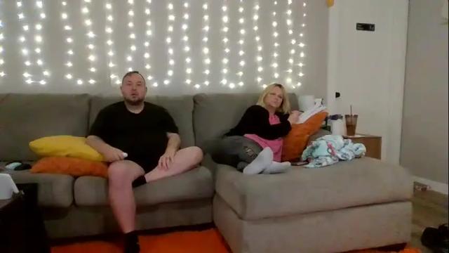 Image 12 of victoriaandjesse Stream on Chaturbate on 1 month ago