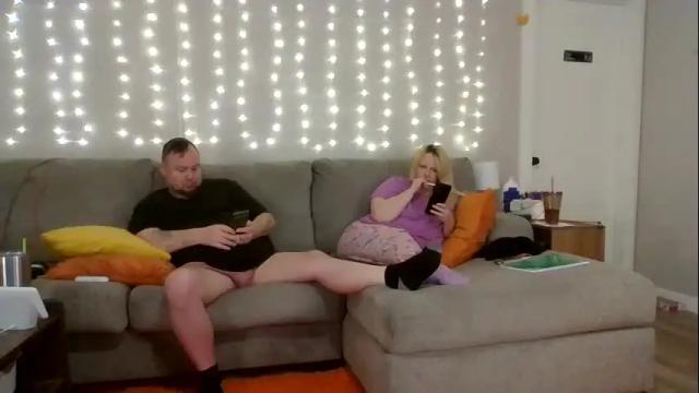 Image 4 of victoriaandjesse Stream on Chaturbate on 1 month ago