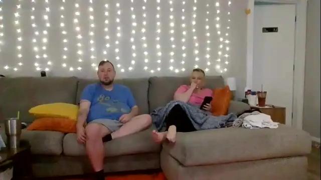 Image 3 of victoriaandjesse Stream on Chaturbate on 1 month ago