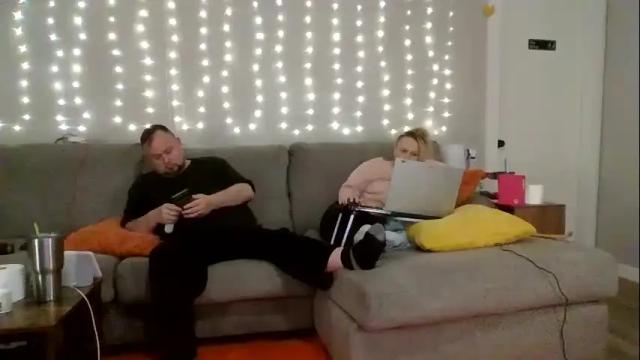 Image 10 of victoriaandjesse Stream on Chaturbate on 16 days ago