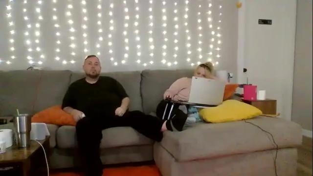 Image 2 of victoriaandjesse Stream on Chaturbate on 16 days ago
