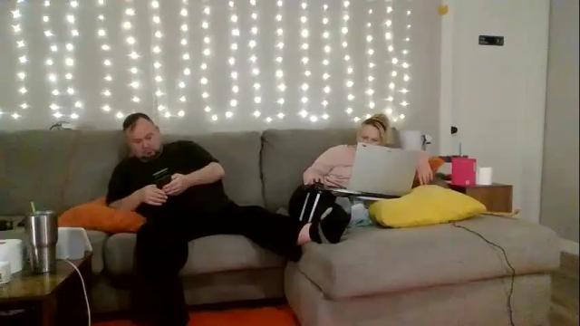 Image 6 of victoriaandjesse Stream on Chaturbate on 16 days ago