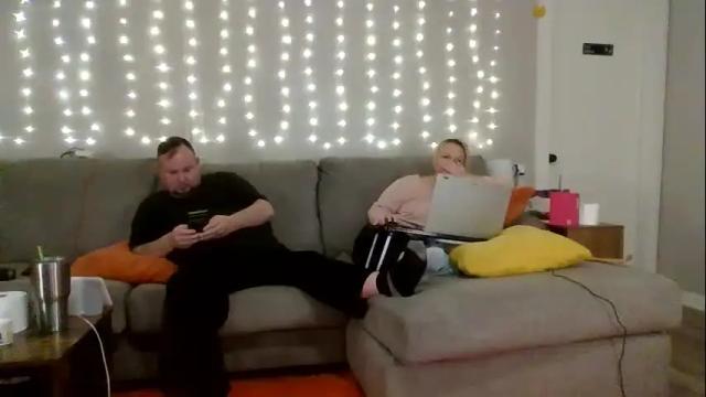 Image 7 of victoriaandjesse Stream on Chaturbate on 16 days ago