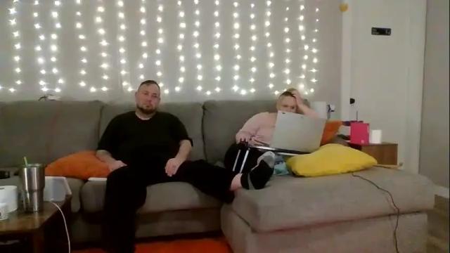 Image 8 of victoriaandjesse Stream on Chaturbate on 16 days ago