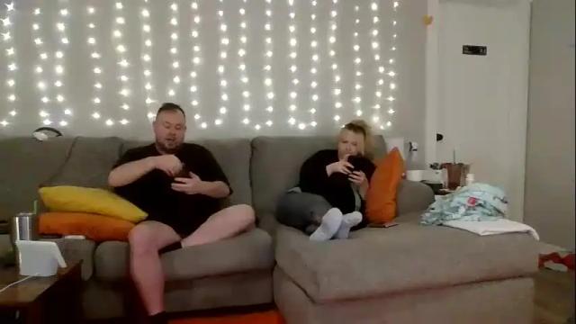 Image 10 of victoriaandjesse Stream on Chaturbate on 13 days ago