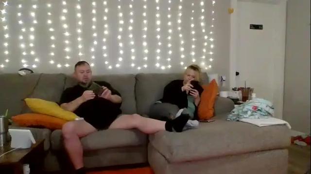 Image 6 of victoriaandjesse Stream on Chaturbate on 13 days ago
