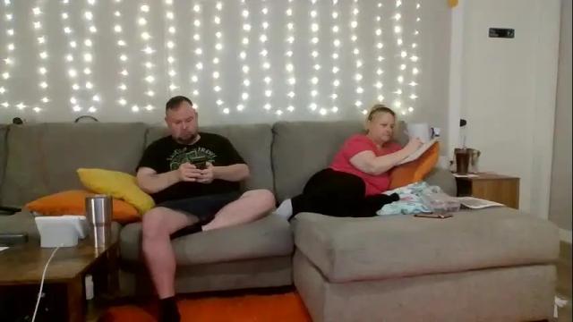 Image 3 of victoriaandjesse Stream on Chaturbate on 14 days ago