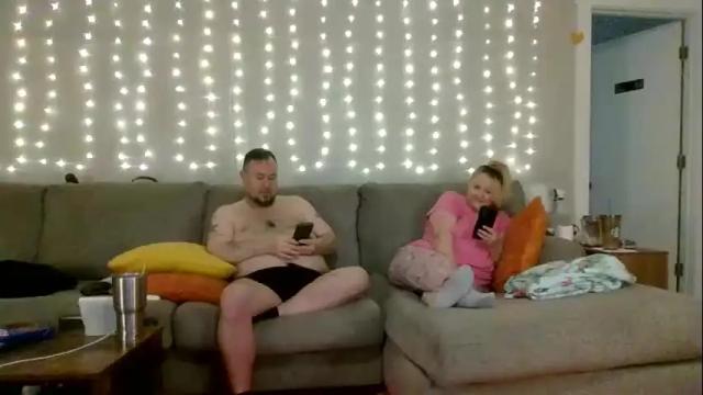 Image 4 of victoriaandjesse Stream on Chaturbate on 9 days ago
