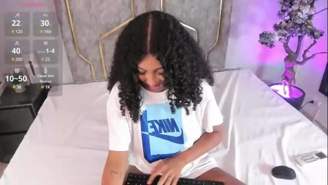Image 12 of victoriaheiinz Stream on Chaturbate on 1 month ago