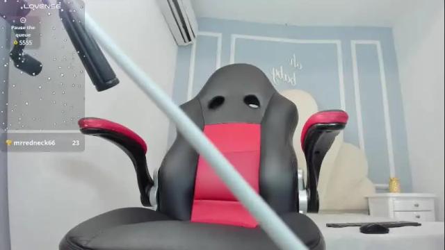 Image 8 of victoriaheiinz Stream on Chaturbate on 27 days ago