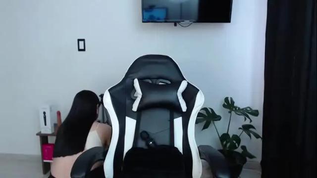 Image 6 of victoriahot_23 Stream on Chaturbate on 1 month ago