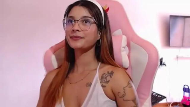 Image 10 of victorialavig1 Stream on Chaturbate on 16 months ago