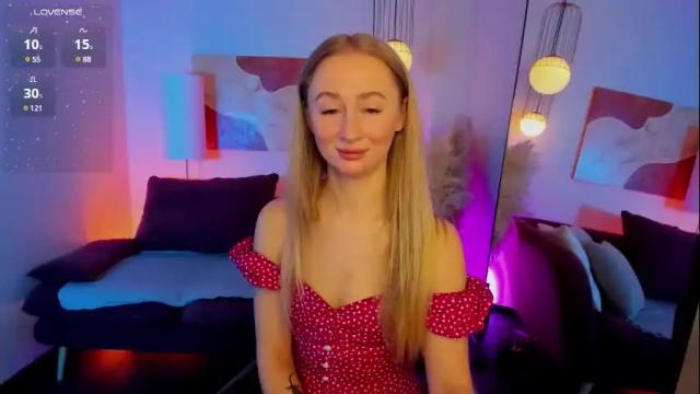 Image 2 of victorialight Stream on Chaturbate on 12 days ago