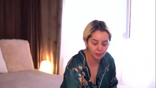 Image 2 of victoriamorrone Stream on Chaturbate on 27 days ago