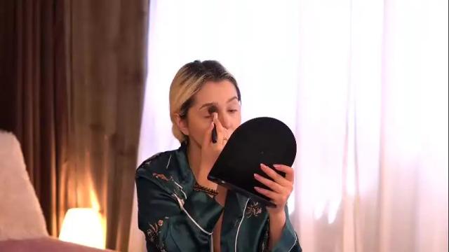 Image 6 of victoriamorrone Stream on Chaturbate on 26 days ago