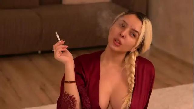 Image 4 of victoriamorrone Stream on Chaturbate on 12 days ago