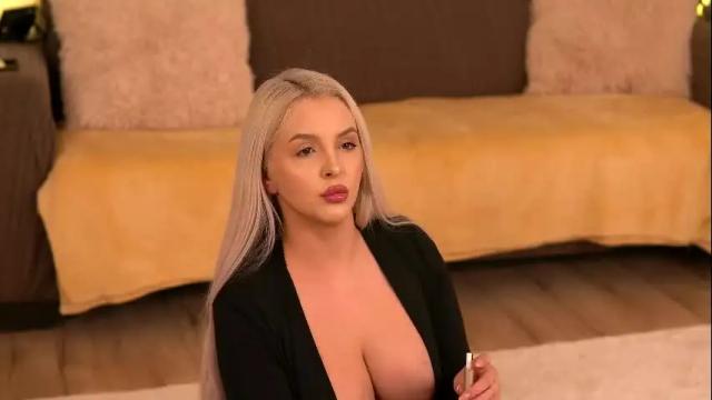 Image 3 of victoriamorrone Stream on Chaturbate on 1 month ago
