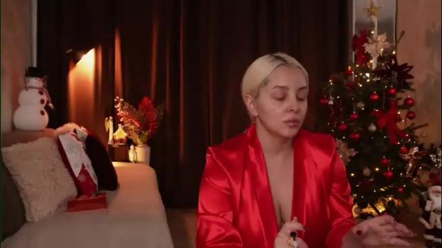 Image 3 of victoriamorrone Stream on Chaturbate on 28 days ago