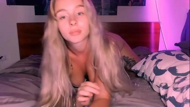 Image 2 of victoriande Stream on Chaturbate on 29 days ago