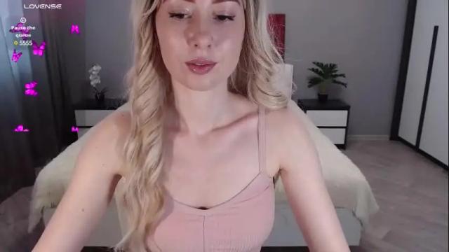 Image 4 of victoriatiger Stream on Chaturbate on 2 months ago
