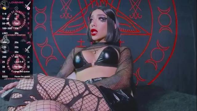 Image 3 of victoriavampire666 Stream on Chaturbate on 3 months ago