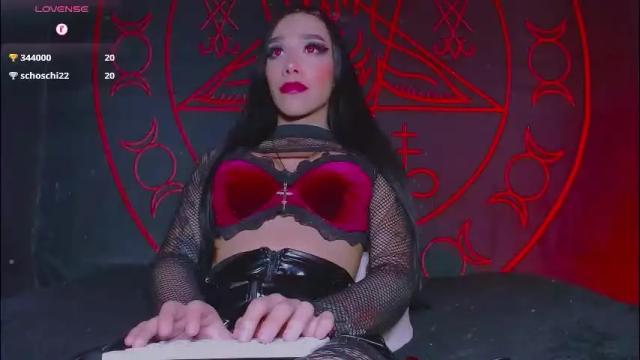 Image 10 of victoriavampire666 Stream on Chaturbate on 2 months ago