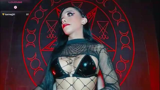 Image 11 of victoriavampire666 Stream on Chaturbate on 2 months ago