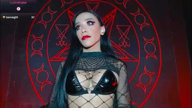 Image 12 of victoriavampire666 Stream on Chaturbate on 2 months ago