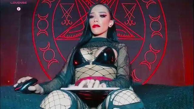 Image 4 of victoriavampire666 Stream on Chaturbate on 2 months ago